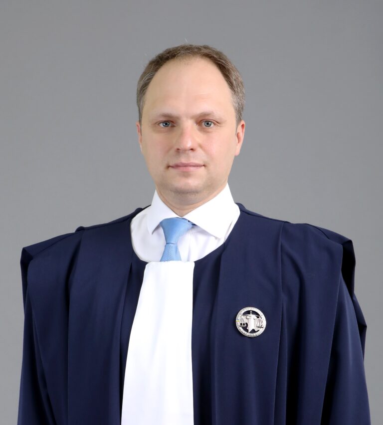 Семенников Олександр Юрійович